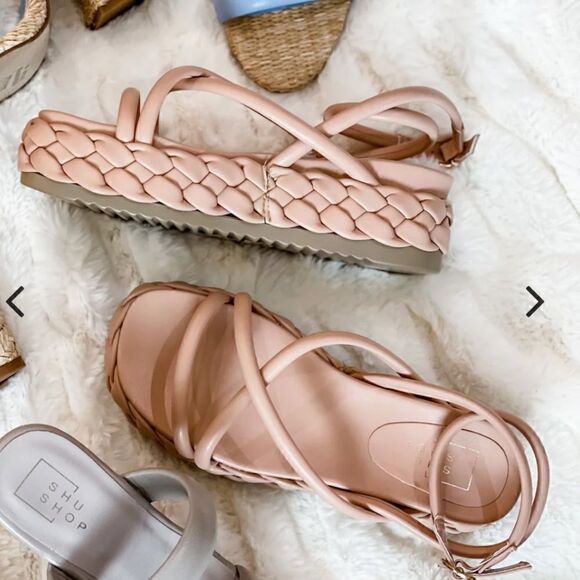 Shu shop Literally like new “Lilith” apricot colored platform strappy sandals- - Picture 5 of 7